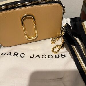 Marc Jacobs Tan Snapshot bag